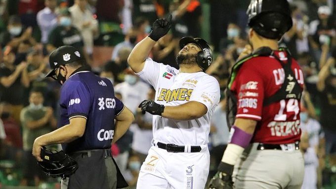 Leones blanquea 2-0 a Toros y se pone a un triunfo del campeonato