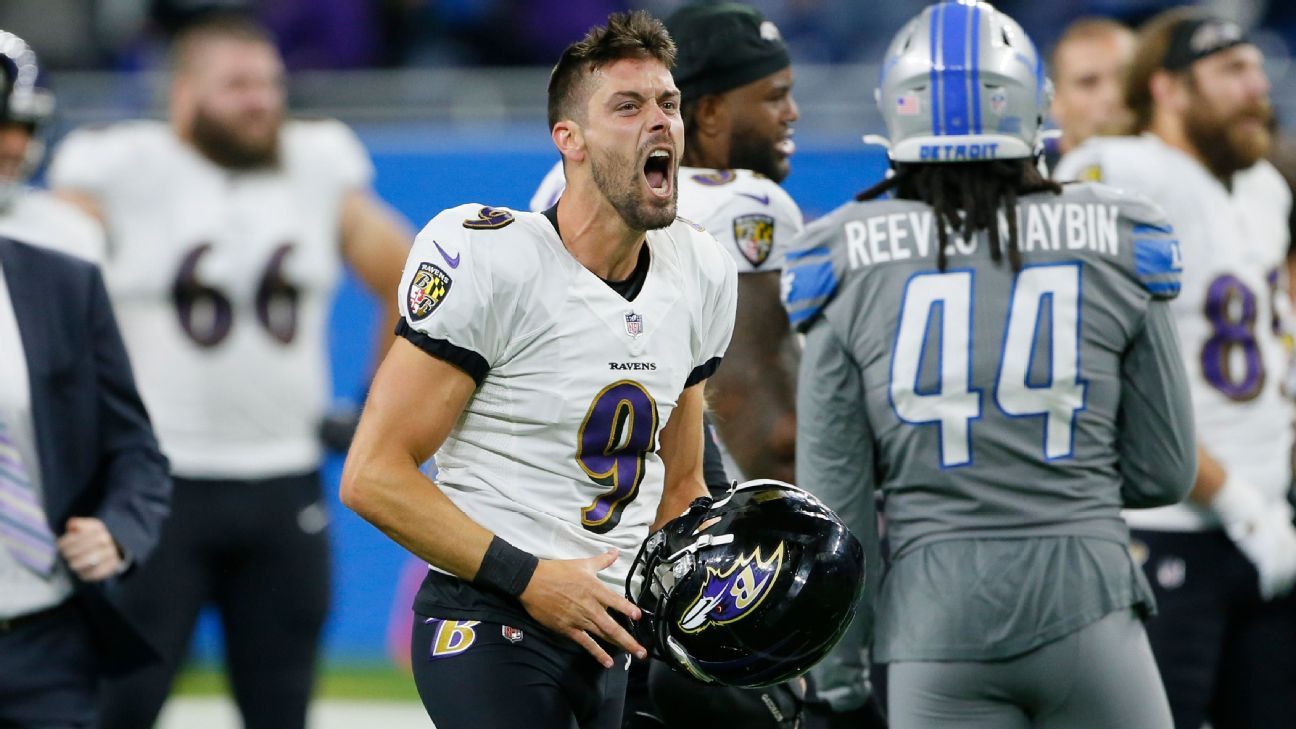 Justin Tucker Hits ROUTINE 60 Yard Field Goal 