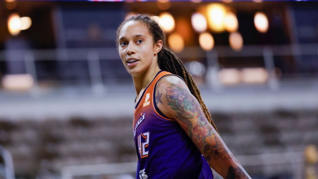 Brittney Griner hopes to erase distance from Baylor, see jersey retired