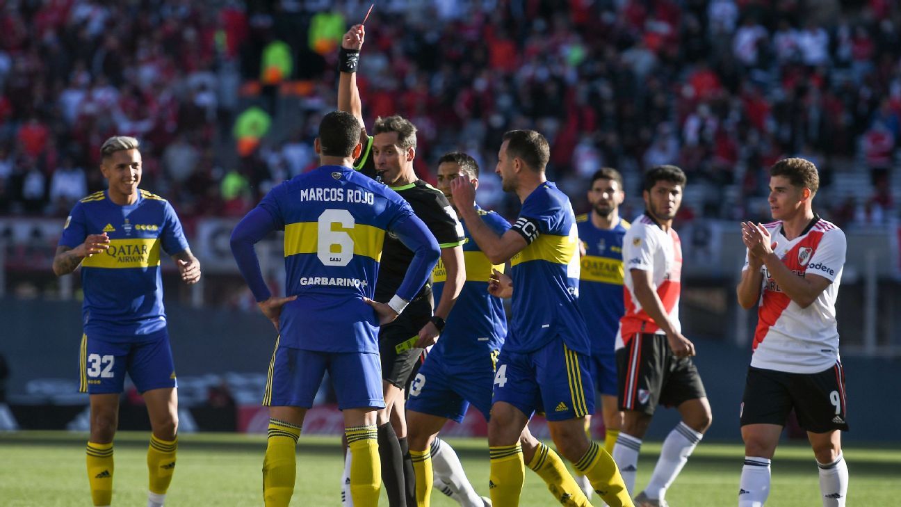 River United expulsado para vencer a Boca en el derbi