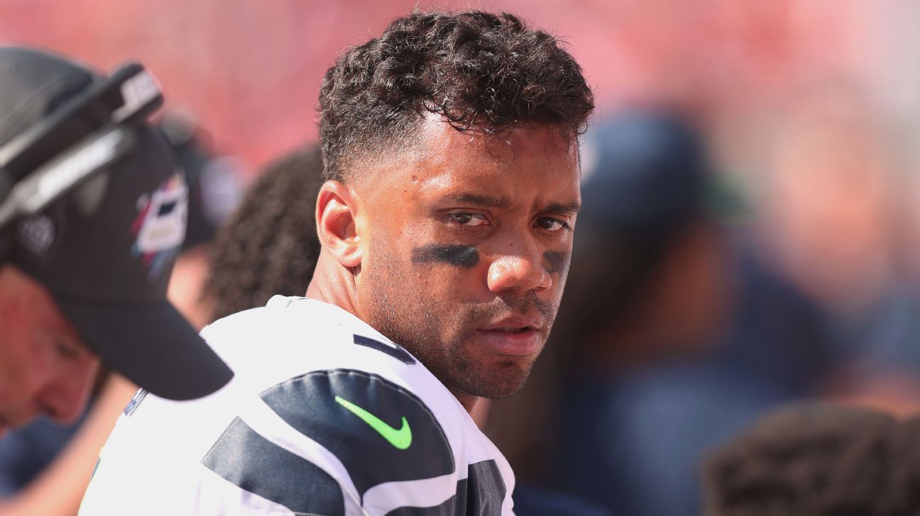 Russell Wilson wants Seahawks throwback uniforms, and he might get