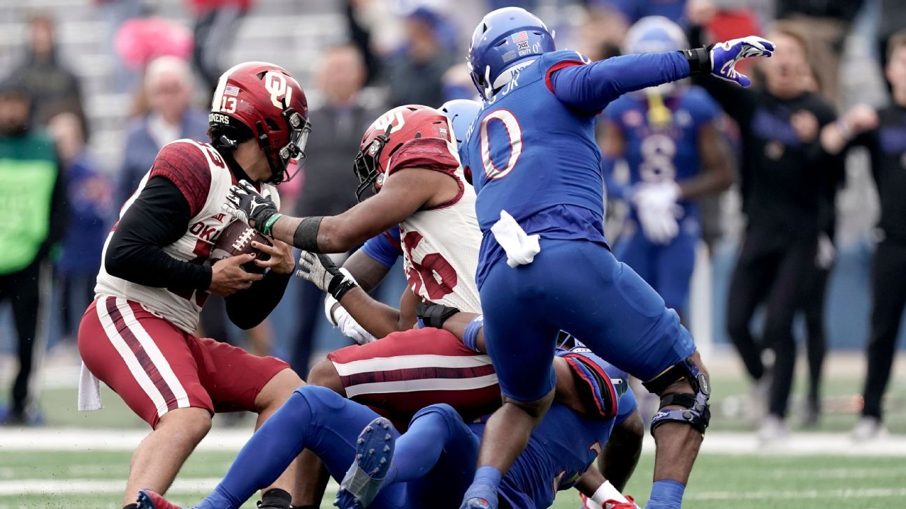 Lincoln Riley heaps praise on freshman QB Caleb Williams for key 4th down play i..