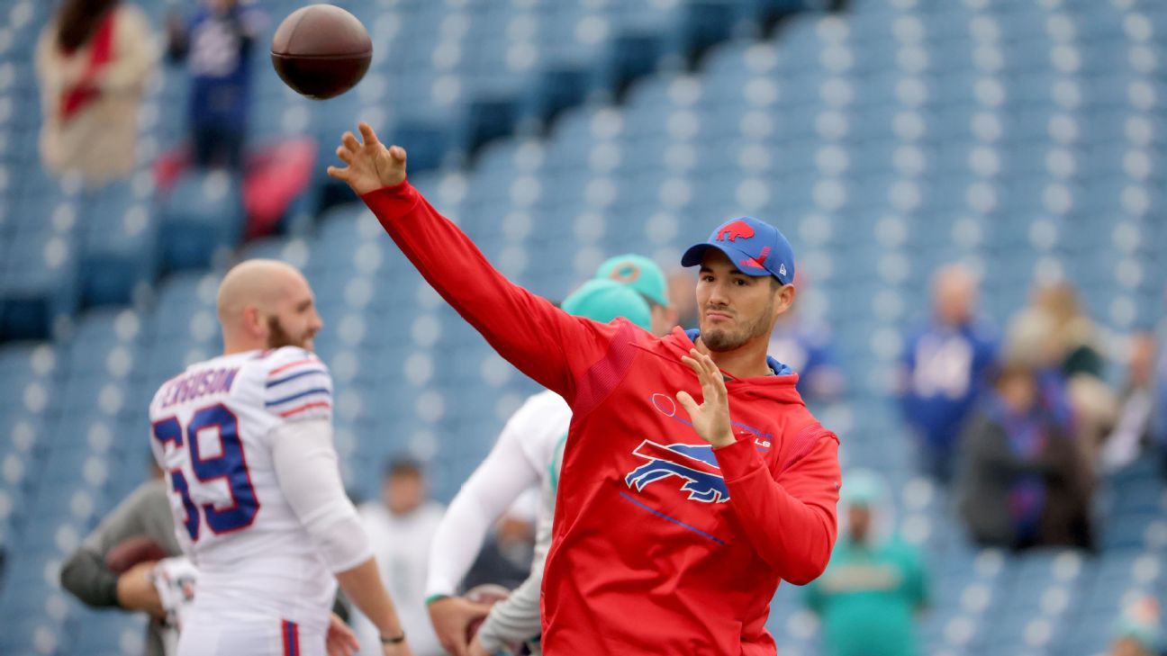 Bills elevate John Brown from practice squad for Patriots game