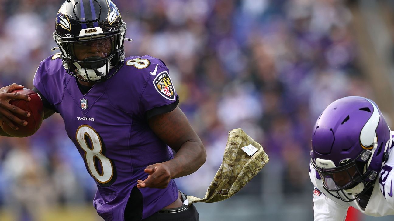 August 20, 2018: Baltimore Ravens quarterback Lamar Jackson (8) rolls out  of the pocket to pass the ball during NFL football preseason game action  between the Baltimore Ravens and the Indianapolis Colts