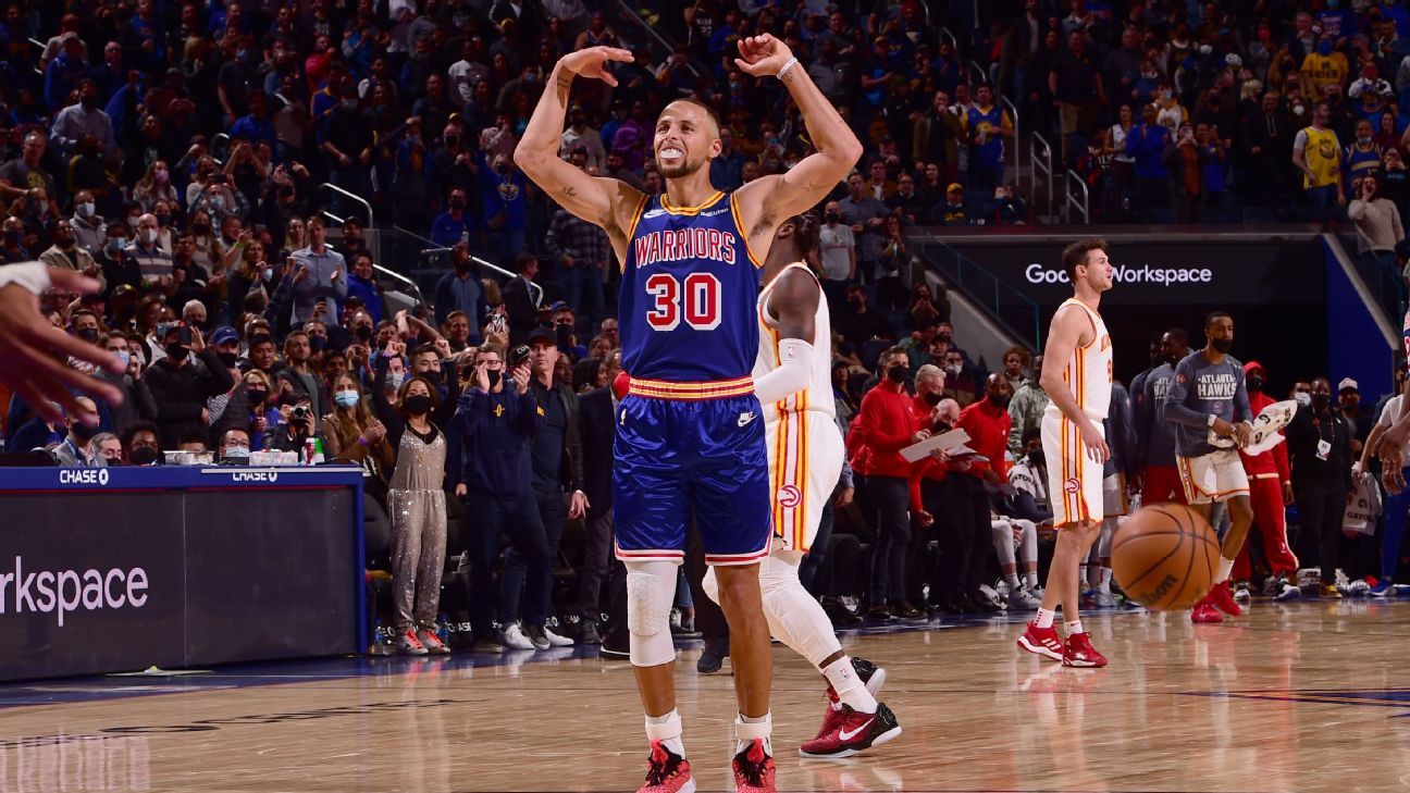 Warriors' Stephen Curry records 50 points, 10 assists in win over Hawks as Golde..