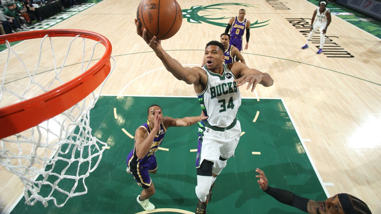 Giannis Antetokounmpo mencapai level tertinggi musim ke-47 saat Tiga Besar Milwaukee Bucks bertemu dalam kemenangan atas Los Angeles Lakers