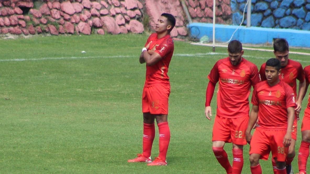 Carlos Alvarado festeja y da el triunfo a Municipal para cerrar en