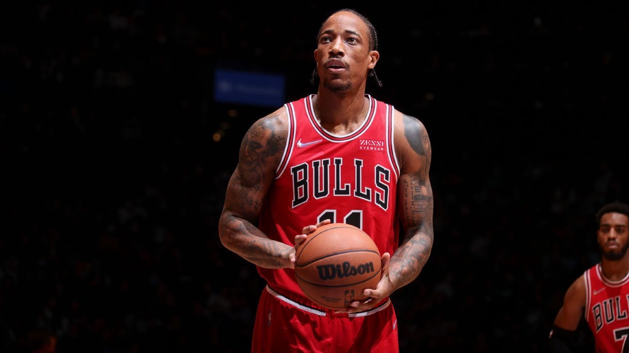 DeMar DeRozan stars as Chicago Bulls beat Los Angeles Lakers