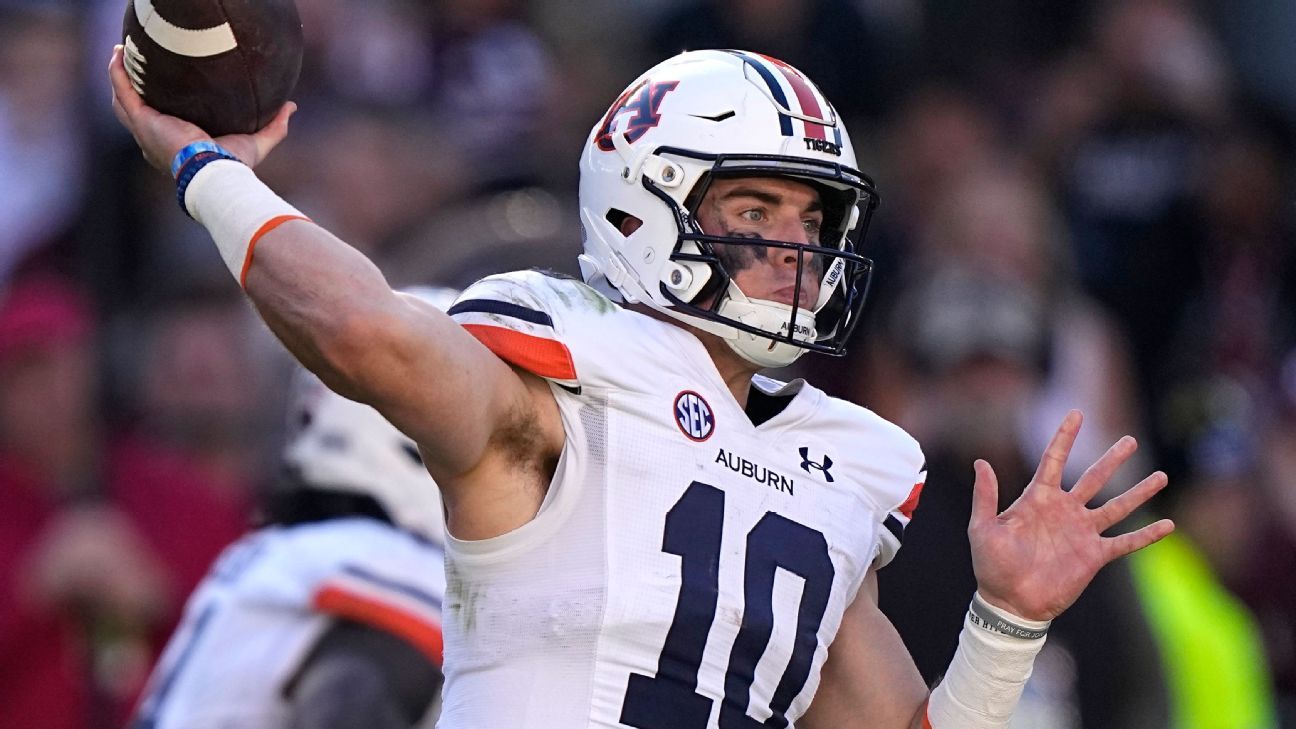 Former Auburn quarterback Bo Nix is transferring to Oregon