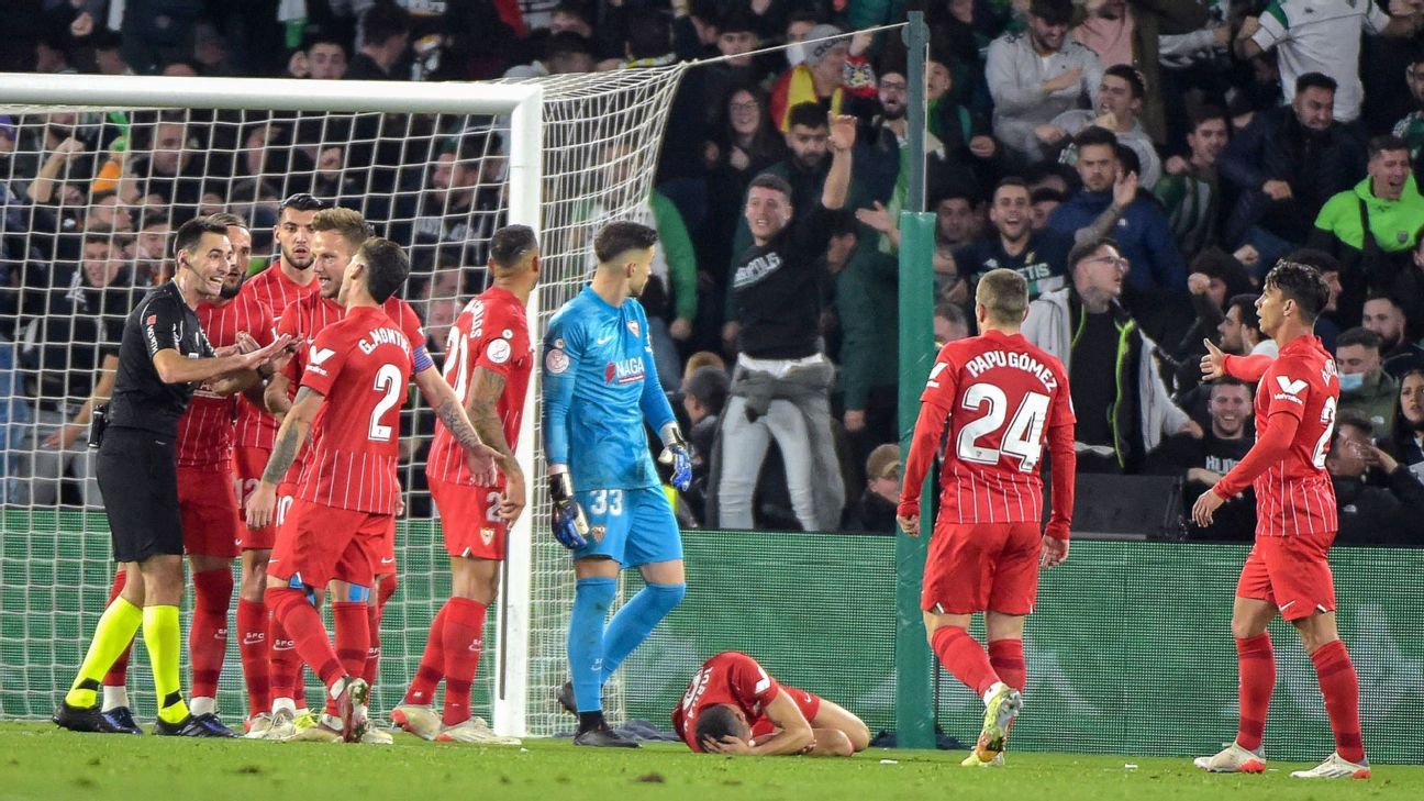 Copa del Rey chaos after Sevilla player hit by pole