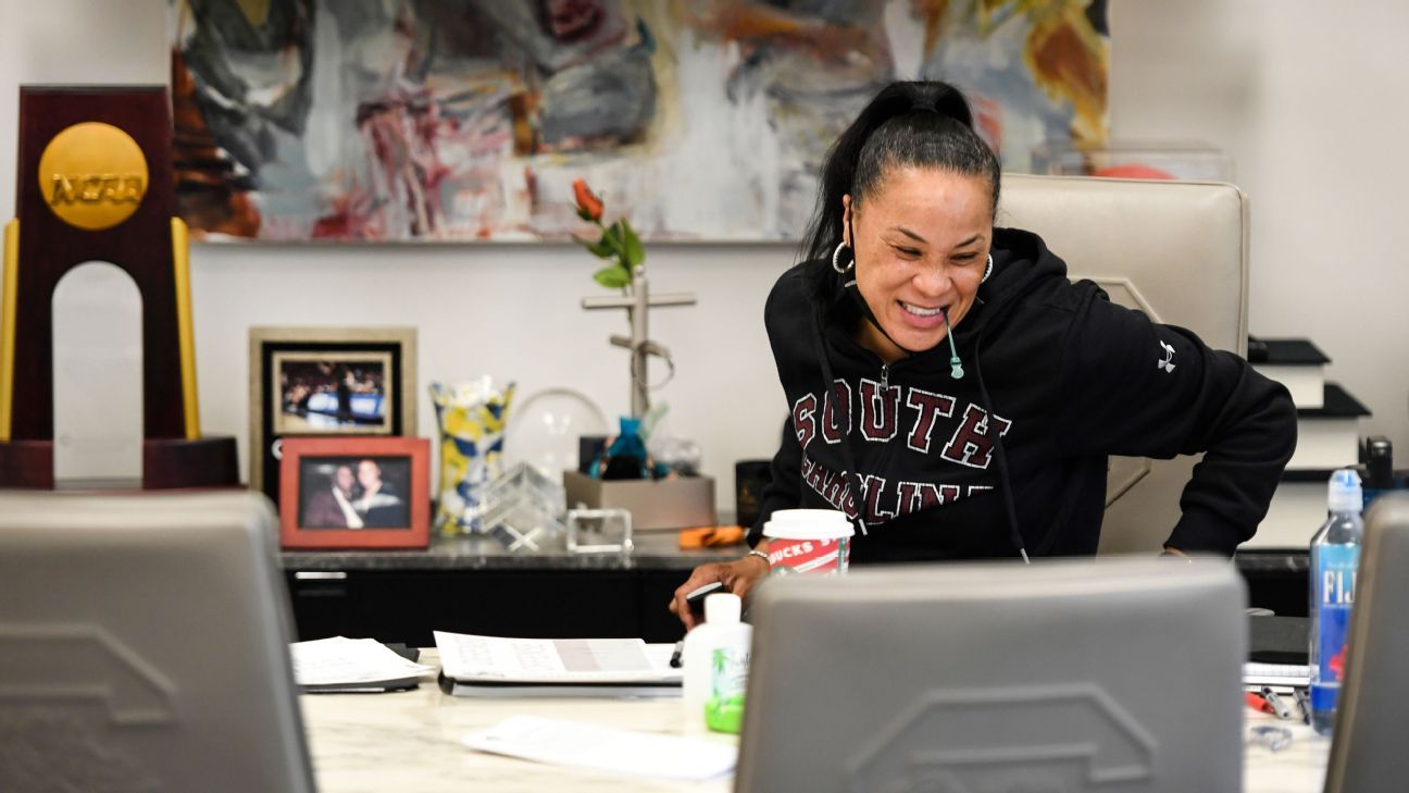 Dawn Staley outfits, ranked: South Carolina coach's sideline fashion, from  iconic jacket to Cheyney State throwback jersey