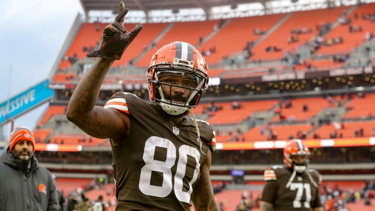Jarvis Landry says he'd 'like to stay' with Browns, but ball in Cleveland's cour..
