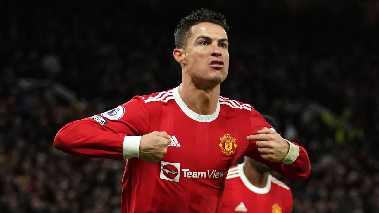 Tom Brady cheers Cristiano Ronaldo at Man United v Tottenham