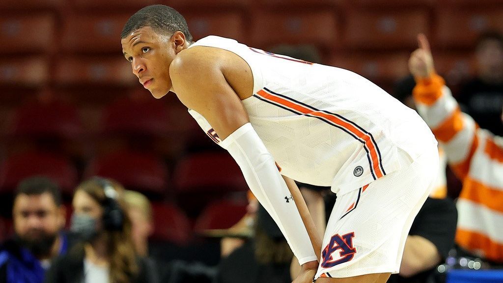 Auburn Tigers bow out of NCAA tournament early, NBA prospect Jabari Smith noncom..