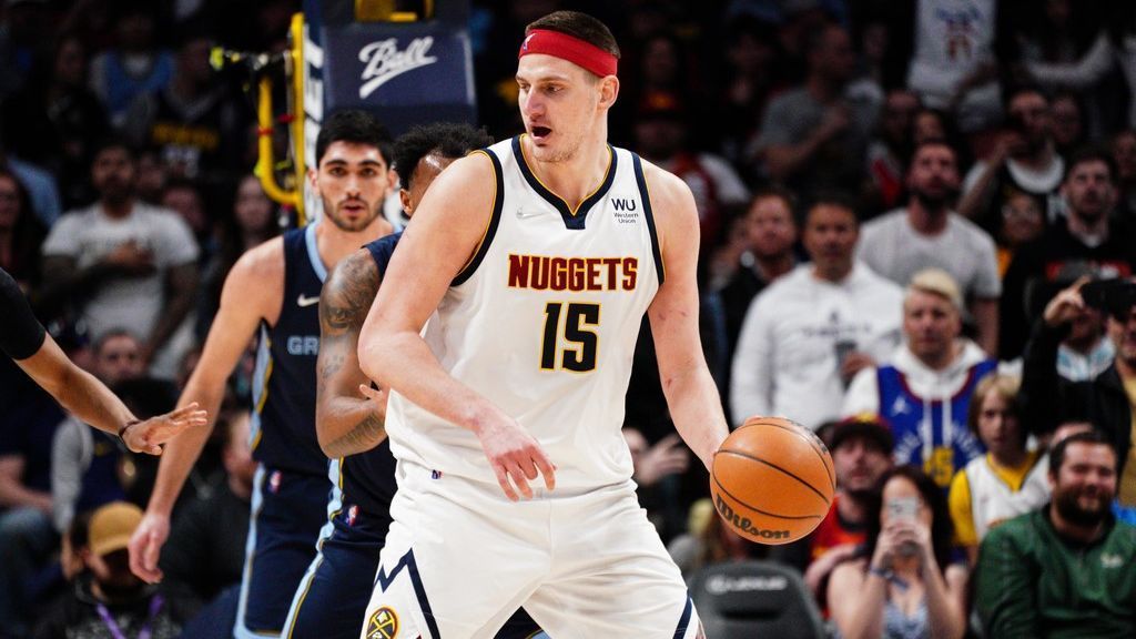 Nikola Jokic first with 2K points, 1K rebounds, 500 assists; leads Denver Nugget..