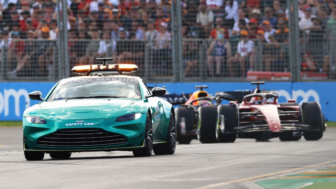 La F1 defiende el coche de seguridad ‘tortuga’ de Aston Martin tras las críticas a Max Verstappen