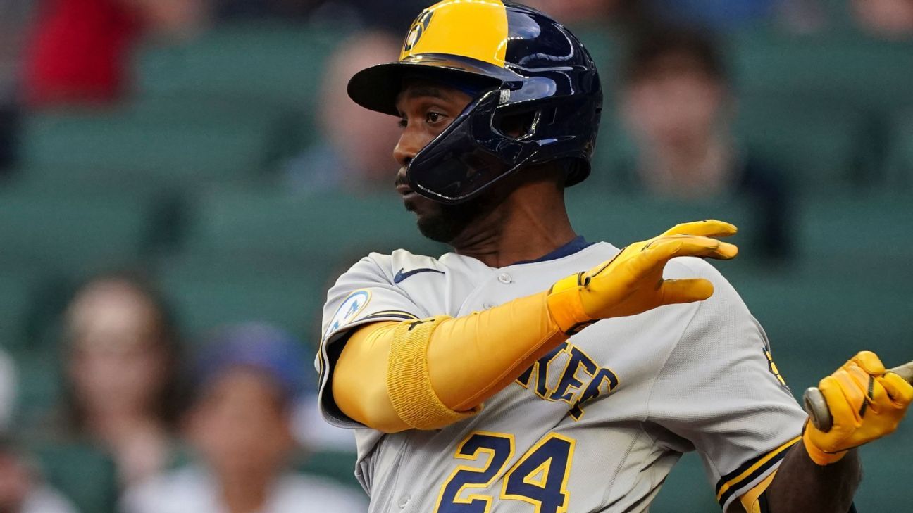 Andrew McCutchen's 2022 season reviewed by Brewers.