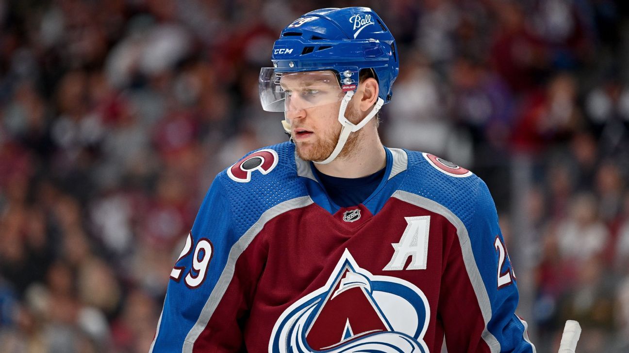 Nathan MacKinnon signs eight-year contract extension with