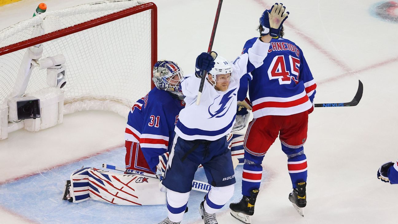 New York Islanders comeback in third again, knocking off Rangers