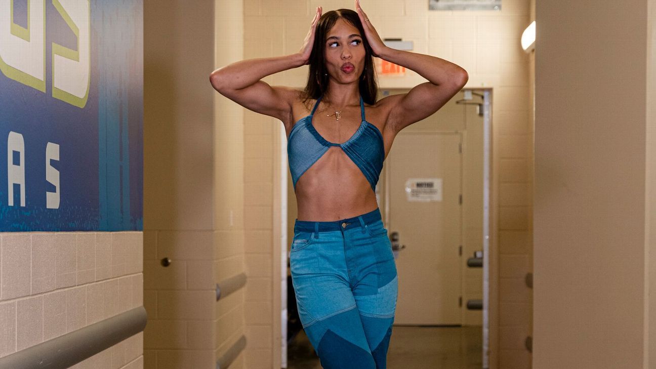 PHOTOS: New Basketball Style Women's Clothing Bounces Into Walt