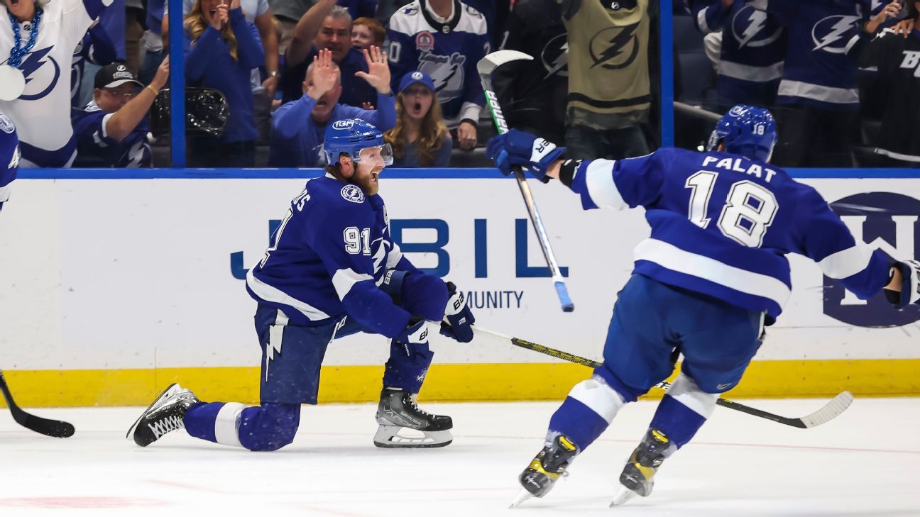 Lightning's Anthony Cirelli adds a scoring touch to his defensive