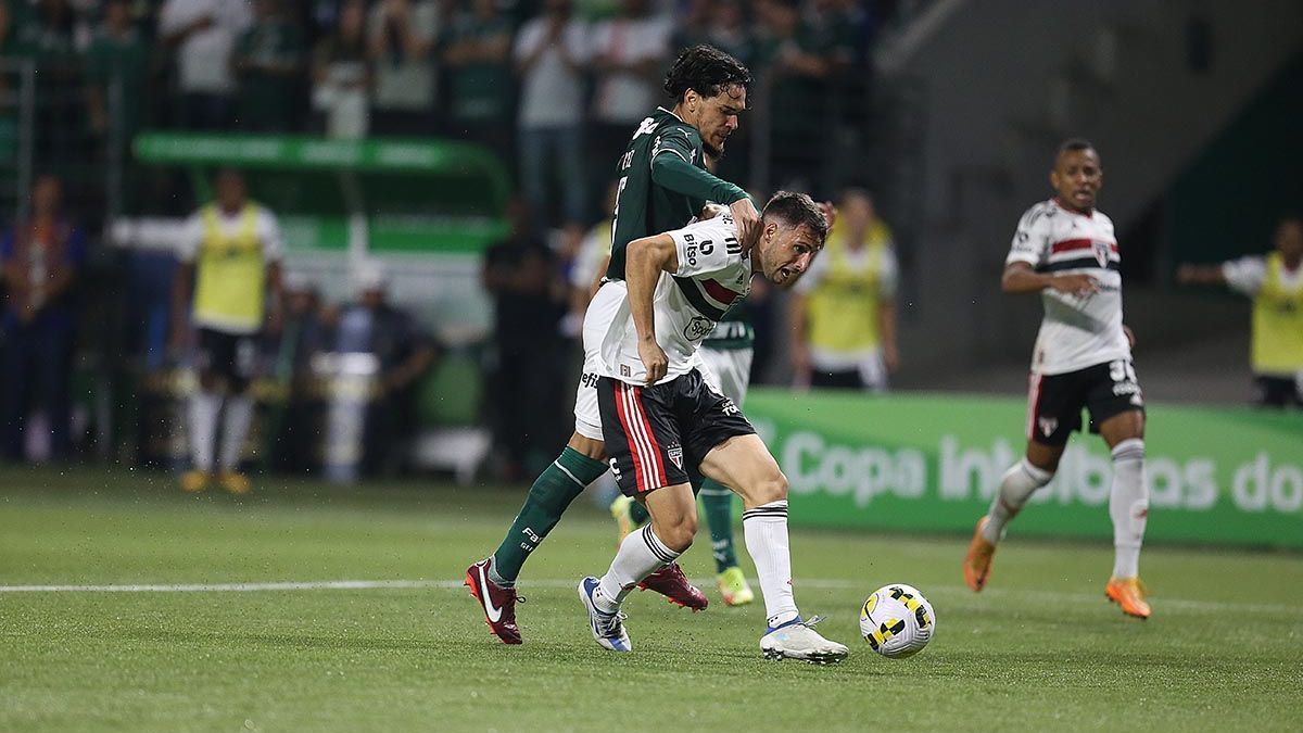 Calleri brilha, São Paulo derruba invencibilidade do Palmeiras e