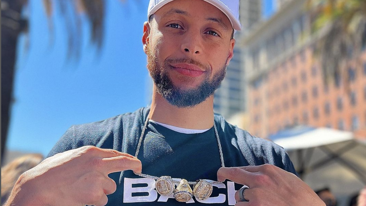 Tuan rumah ESPYS Stephen Curry berada di puncak daftar pemain NBA dengan offseason yang sibuk