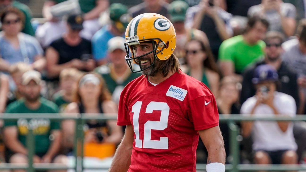 Aaron Rodgers mimics Davante Adams, jokingly jabs at defense after jovial first ..