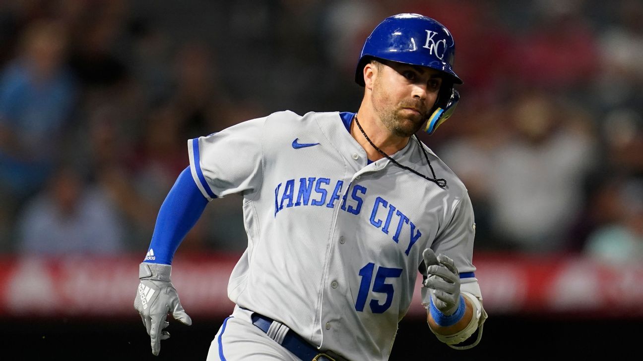Whit Merrifield traded to the Blue Jays for two players