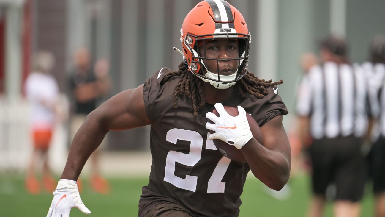 Free agent RB Kareem Hunt leaves Indy visit with no deal, source