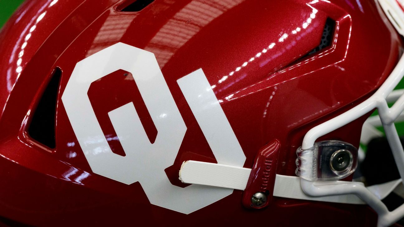 Wieloletni asystent piłkarski Oklahoma Sooners Gale Gundy rezygnuje po przeczytaniu „wstydliwego” słowa na głos na iPodzie gracza