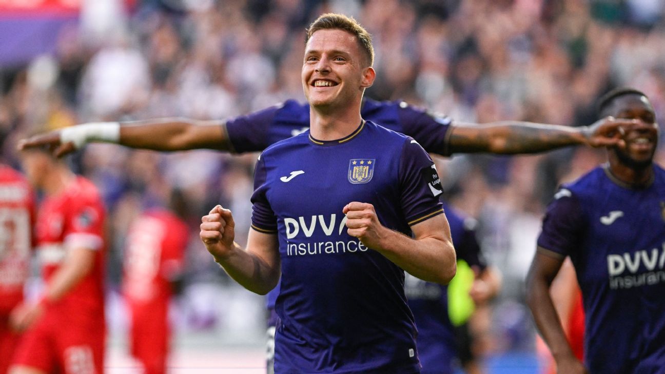 Pembicaraan Transfer: Guy Town mendekati Gomez dari Anderlecht