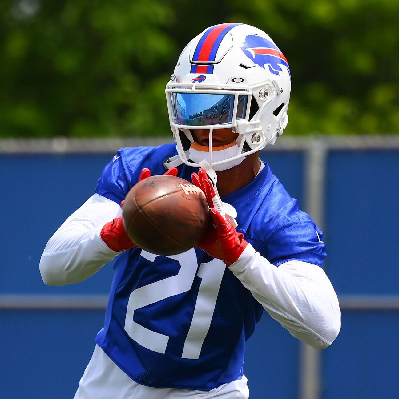 Buffalo Bills, Jordan Poyer agree to reworked contract, agents say