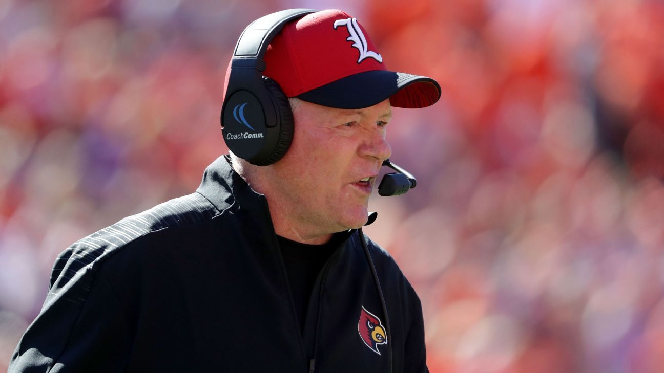 UNLV hiring Bobby Petrino as offensive coordinator