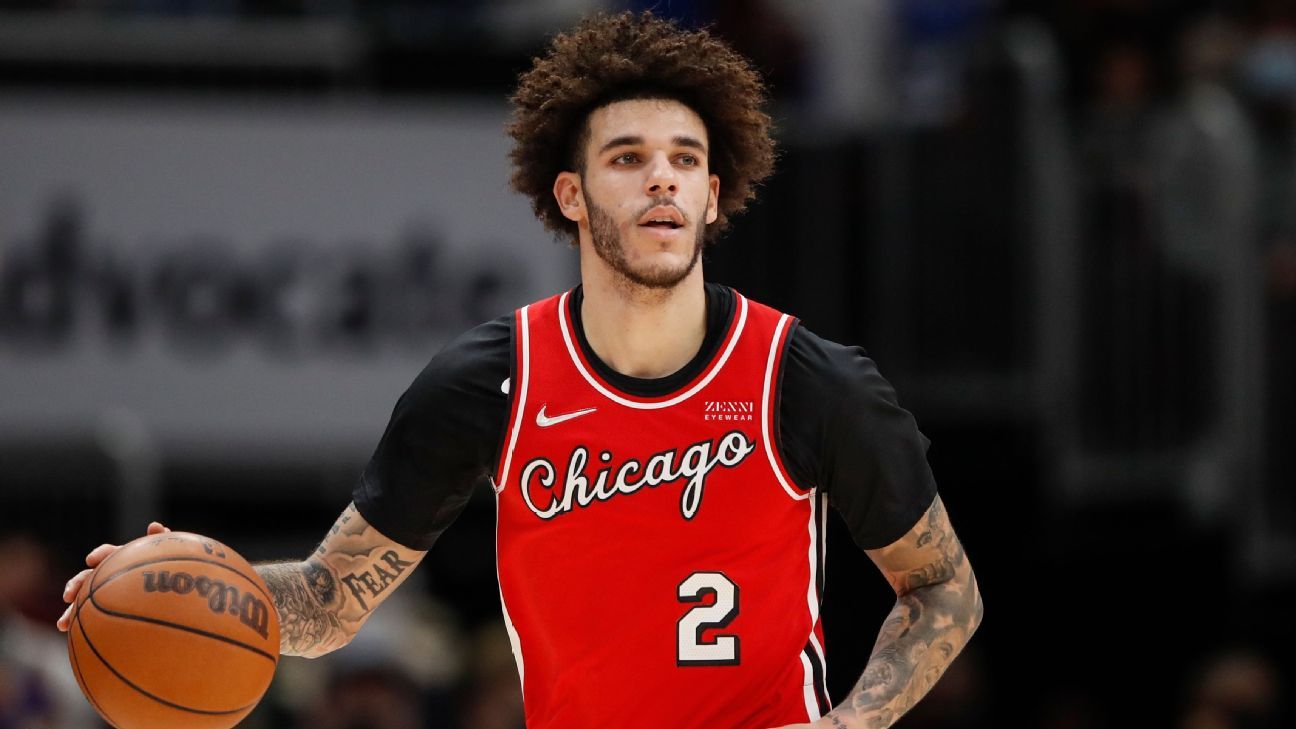 Chicago Bulls on X: Lonzo Ball is 3/3 from three 🔥   / X