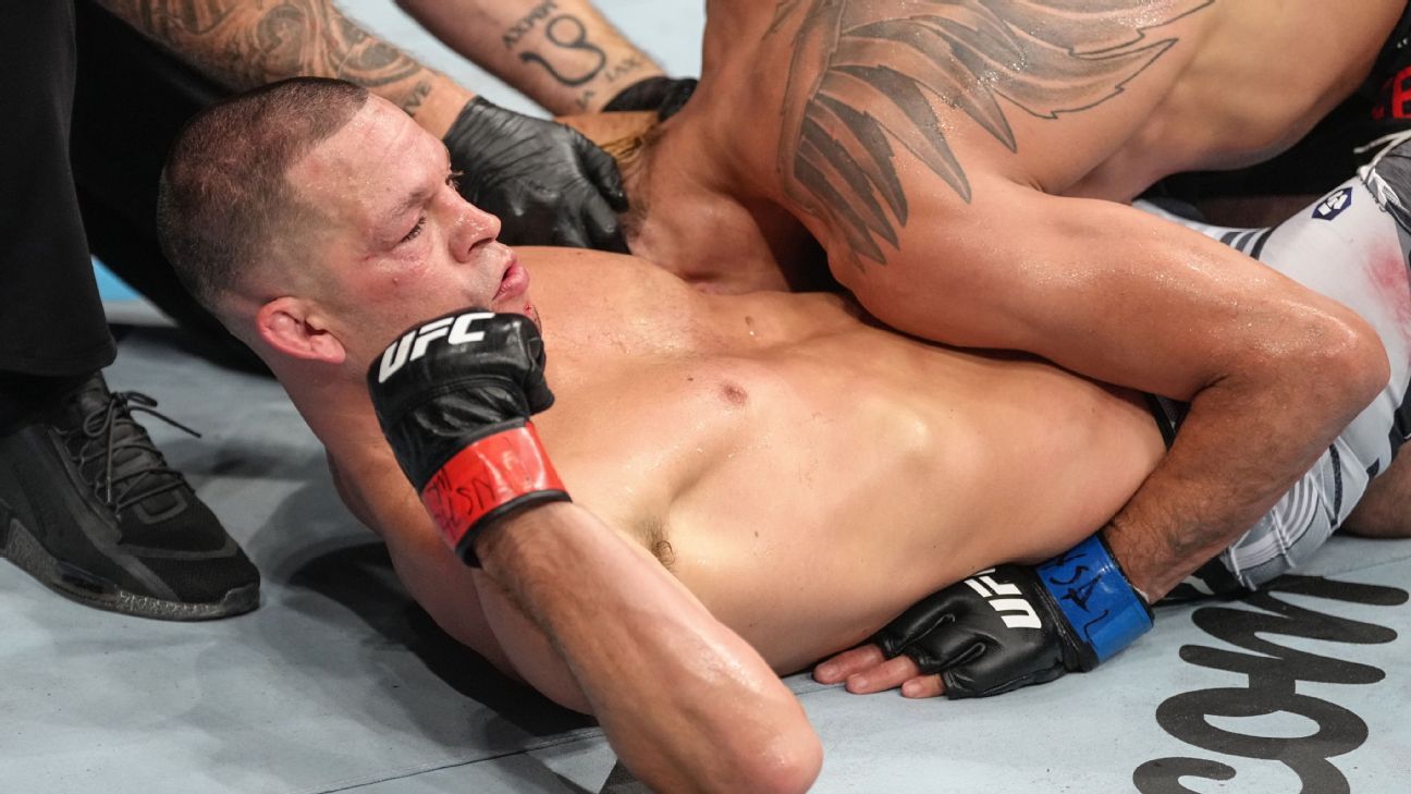 UFC 274: Michael Chandler delivers devastating knockout of Tony