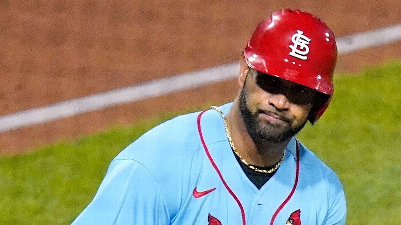 Cardinals' Albert Pujols slams his way closer to Yankees' Alex