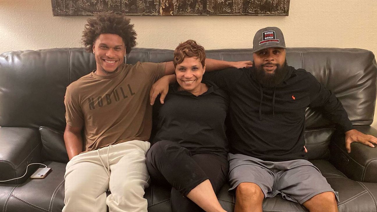 I'm a little cheap': Why Houston Texans rookie Jalen Pitre lives at home  with his parents - ESPN - Houston Texans Blog- ESPN