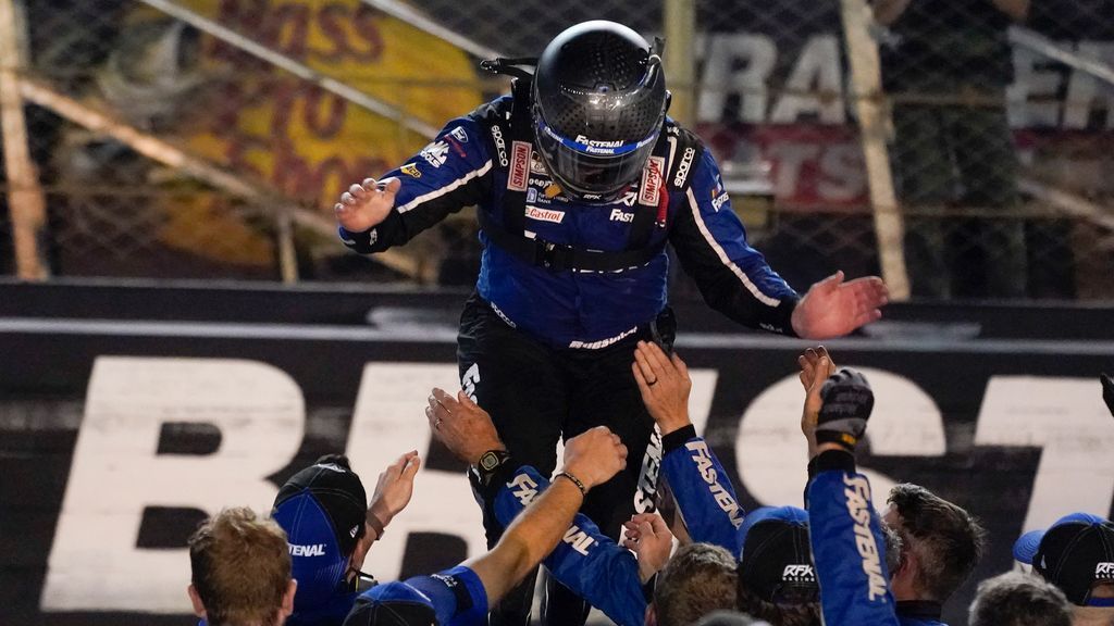 Buescher wins Bristol; Harvick, Busch eliminated