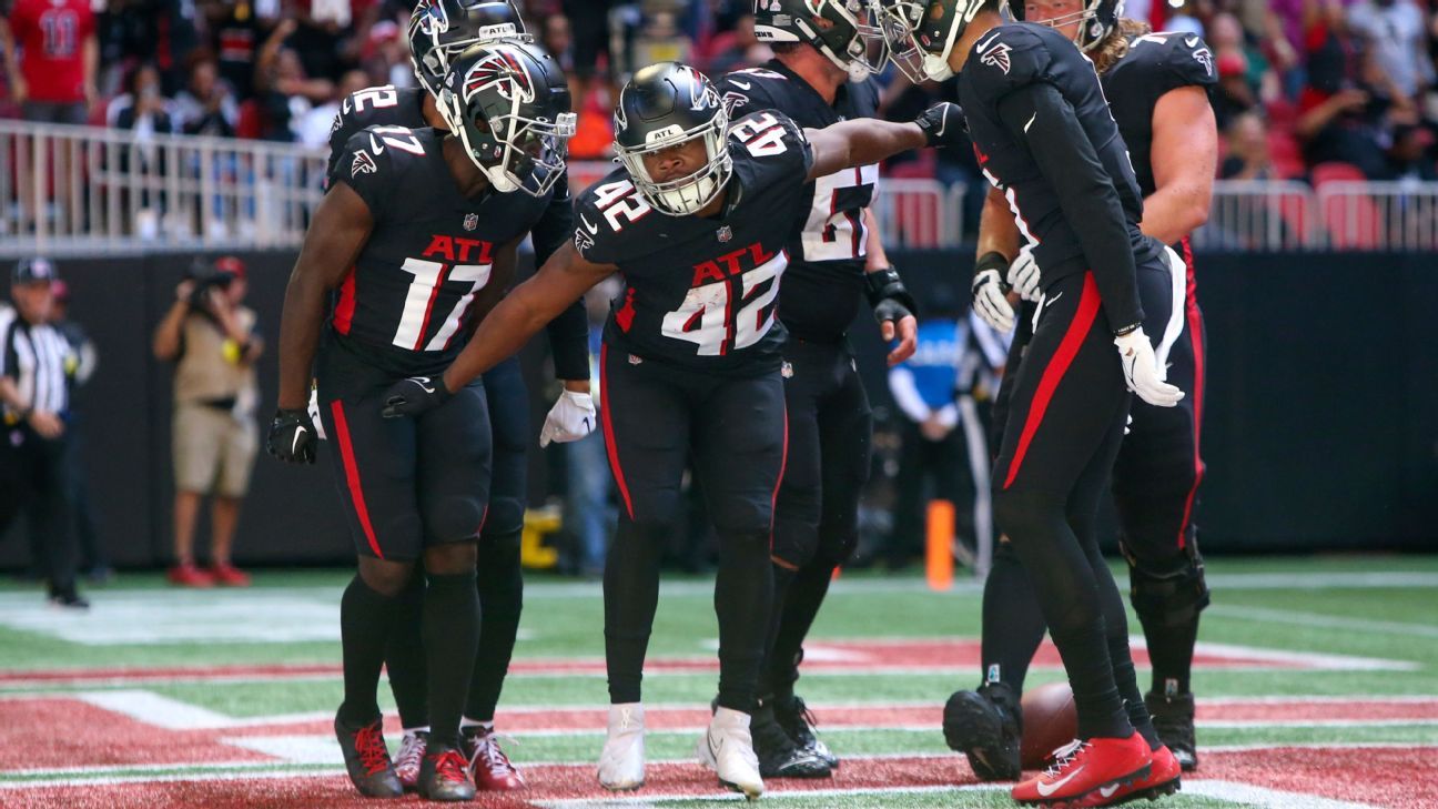 Atlanta Falcons on X: Big Dawgs Hunt(ley) the endzone. First career TD for Caleb  Huntley‼️ 