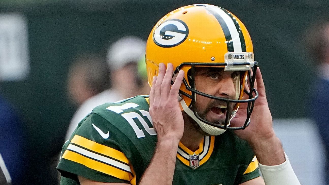 Aaron Rodgers not happy with talk in Packers' locker room