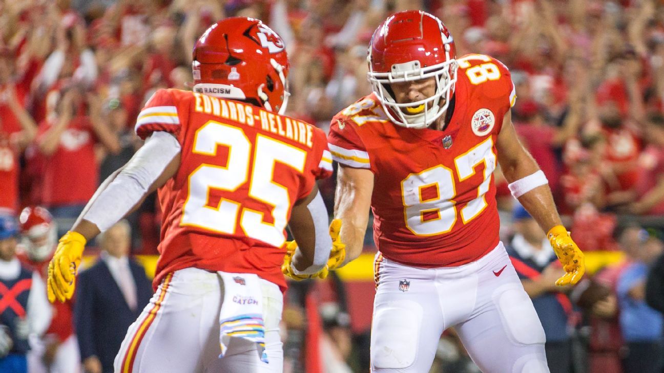 Mahomes hits Kelce in last minute, Chiefs edge Raiders 35-31