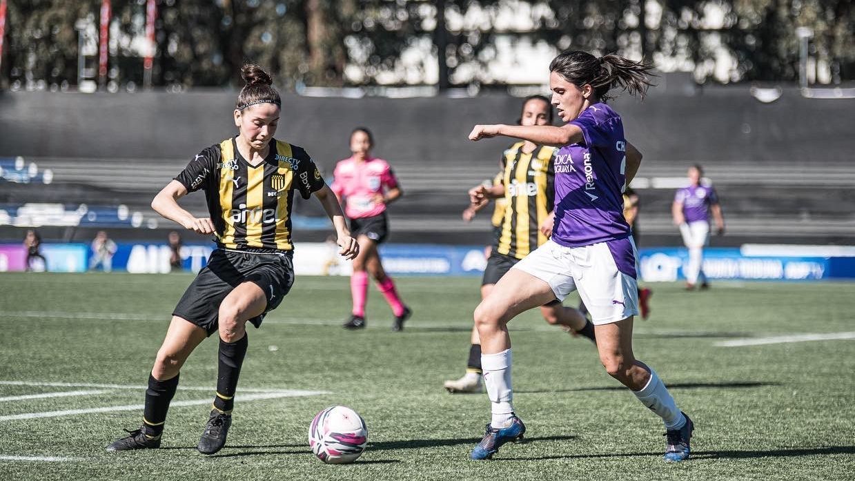 Defensor Sporting y Peñarol se ponen al día en el Campeonato Uruguayo