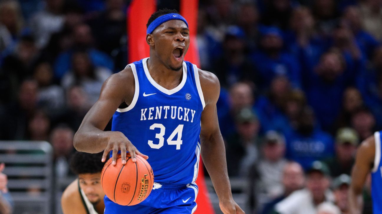 Kentucky's Oscar Tshiebwe tops Wooden Award midseason top 25 list