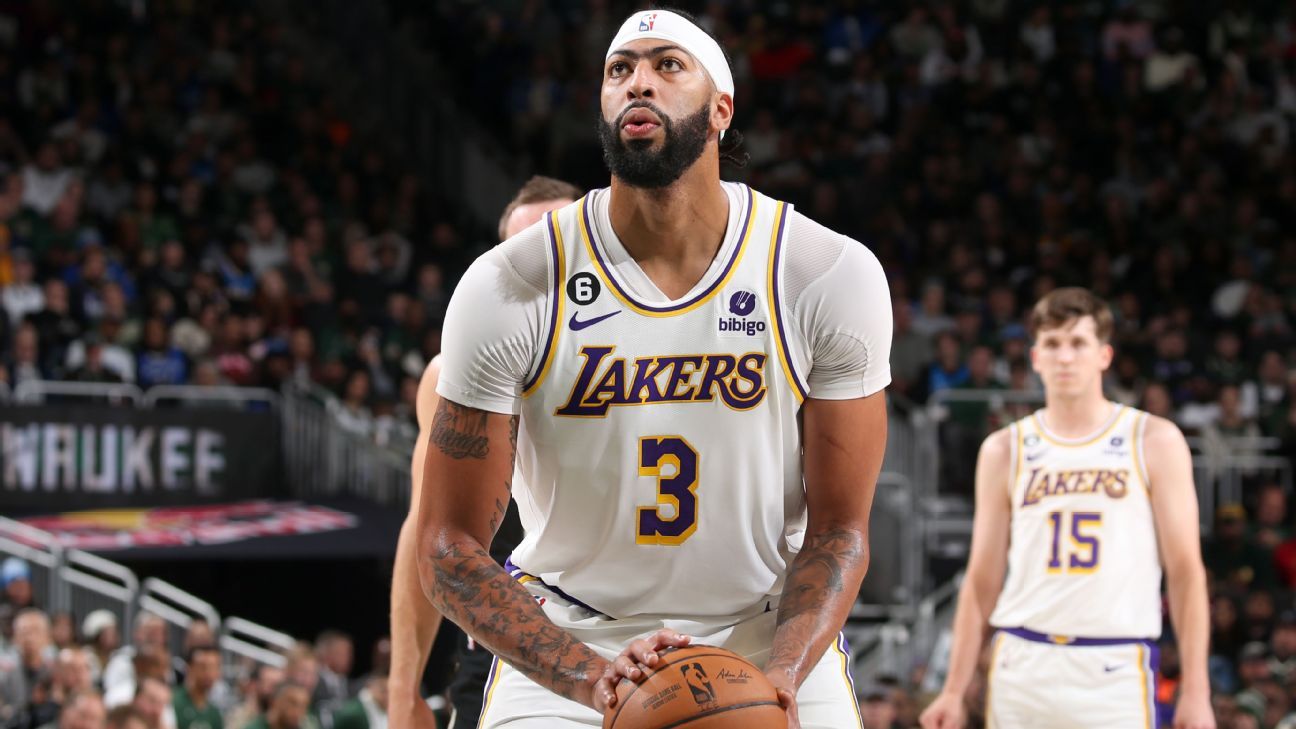 Lakers' Anthony Davis turns in historic performance