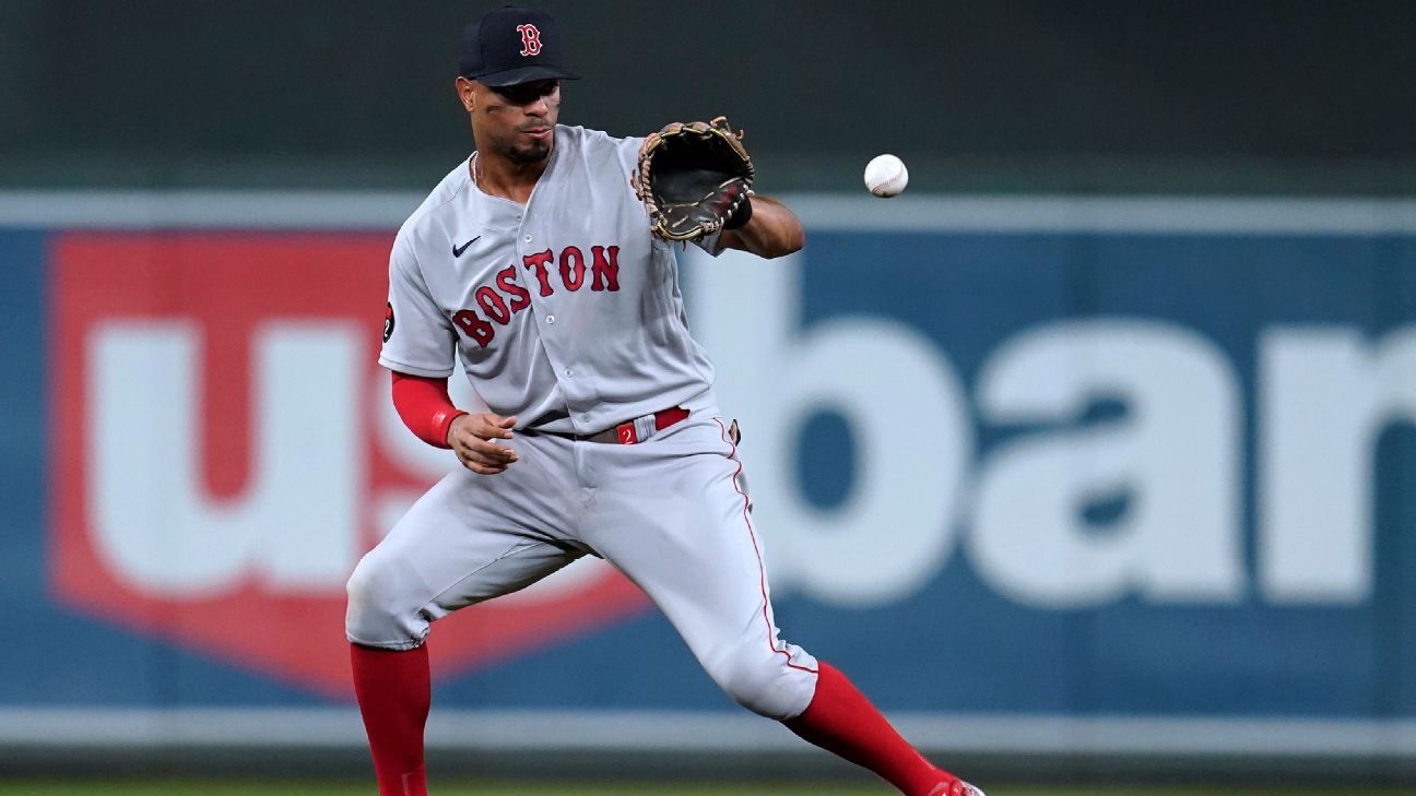 Xander Bogaerts officially joins Padres, takes No. 2 from new