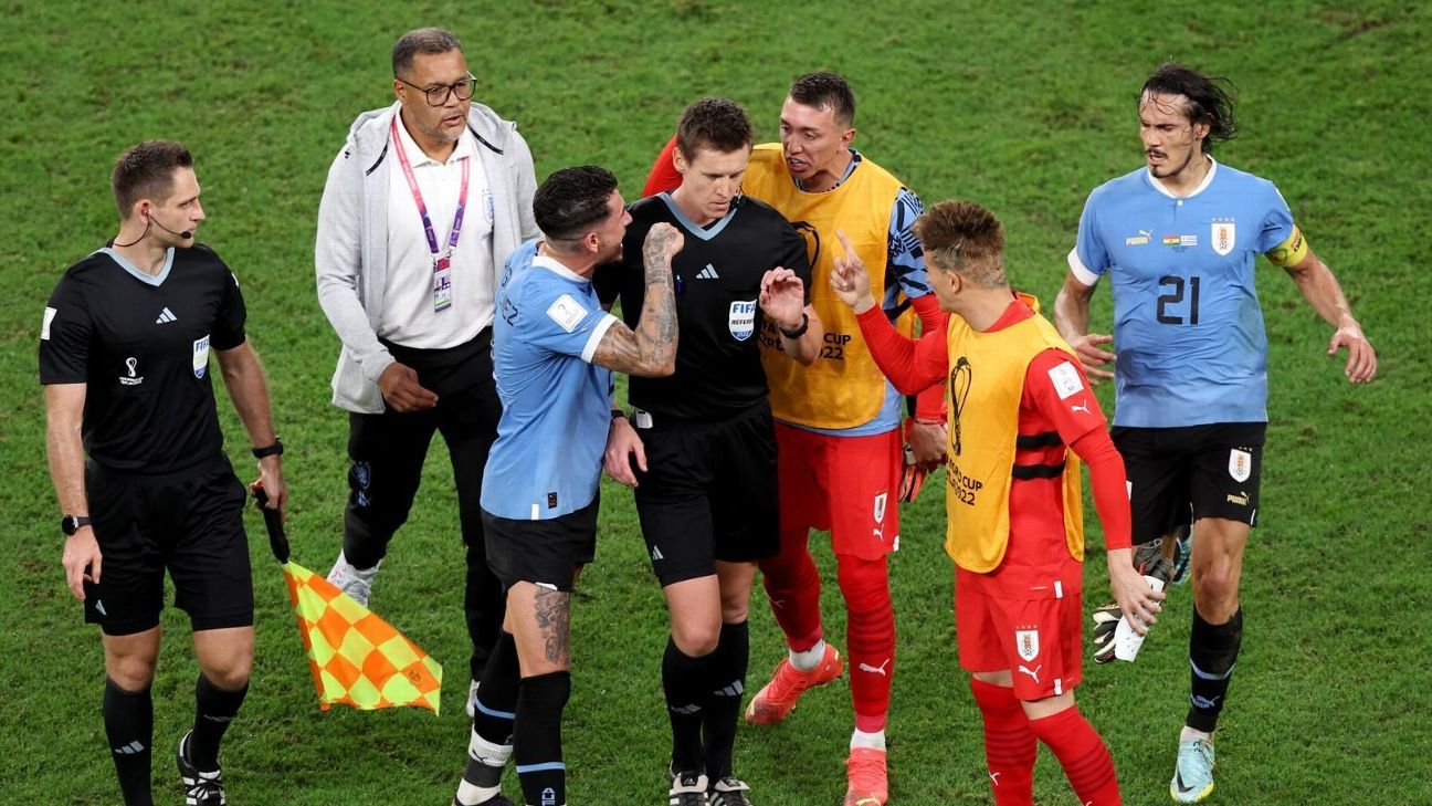 Los árbitros decidieron suspender el fútbol de este domingo y lunes en  Uruguay - ESPN