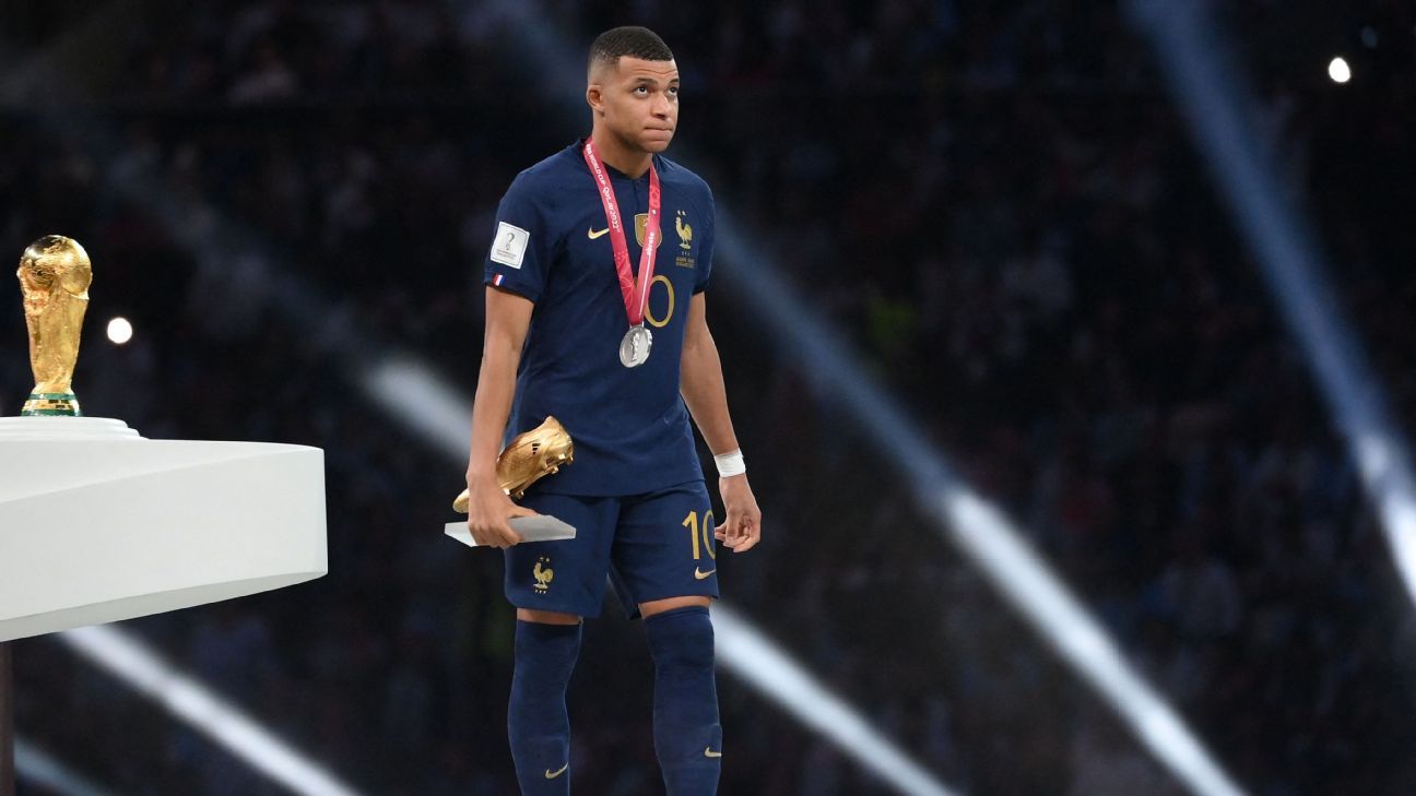 Mbappe Era. (fan) on X: 🚨🚨 Edu Aguirre: Only if Messi didn't rig the  World Cup, Kylian Mbappe would have 2 World Cups and a Ballon d'or by now.   / X