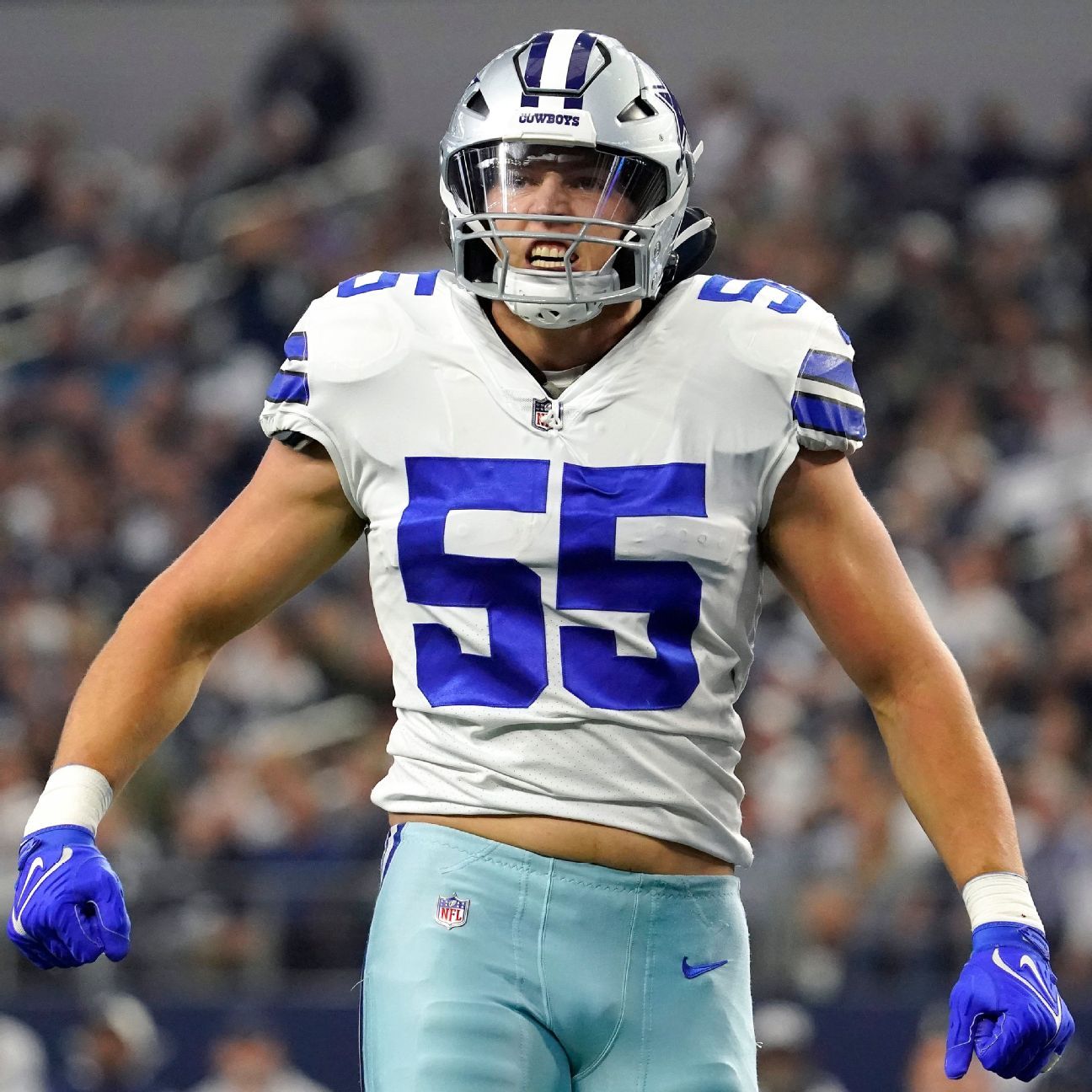 Leighton Vander Esch: Stats & Injury News