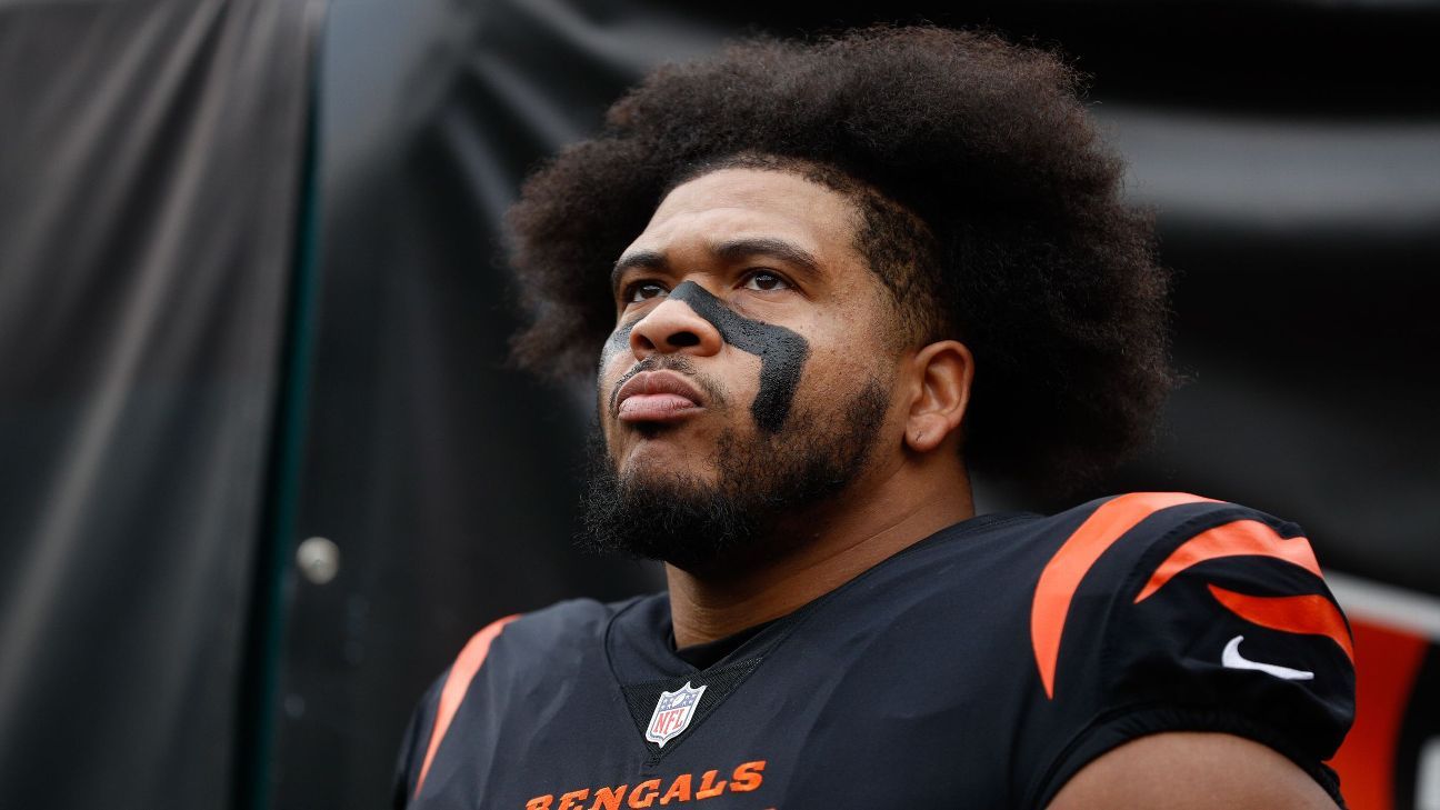 Cincinnati Bengals cut offensive tackle La'el Collins